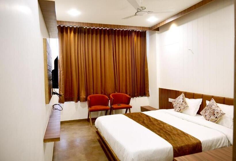 Отель Sweettime Restaurant And Banquet