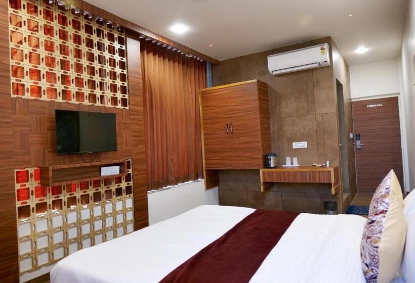 Отель Sweettime Restaurant And Banquet