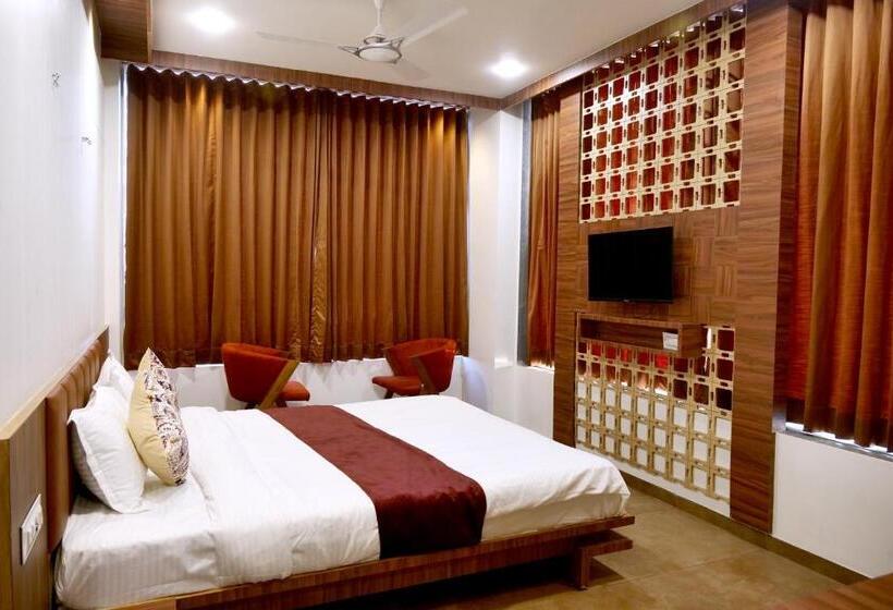 Отель Sweettime Restaurant And Banquet