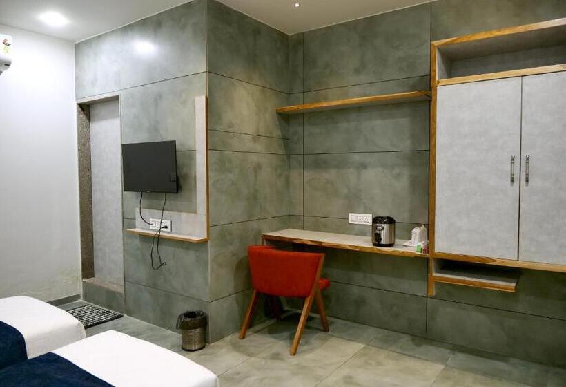 Отель Sweettime Restaurant And Banquet