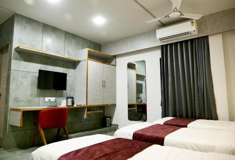 Отель Sweettime Restaurant And Banquet