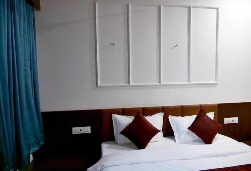 Отель Sweettime Restaurant And Banquet