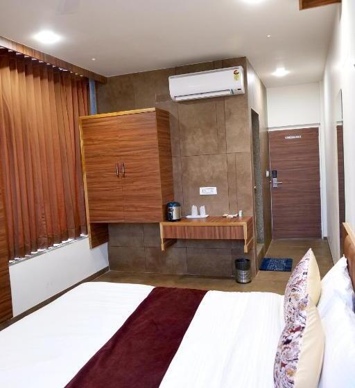 Отель Sweettime Restaurant And Banquet