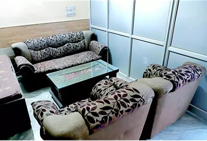 Oyo Hotel Galaxy