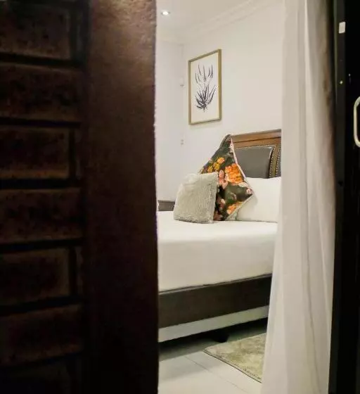 پانسیون Pitikwe Hill Guesthouse