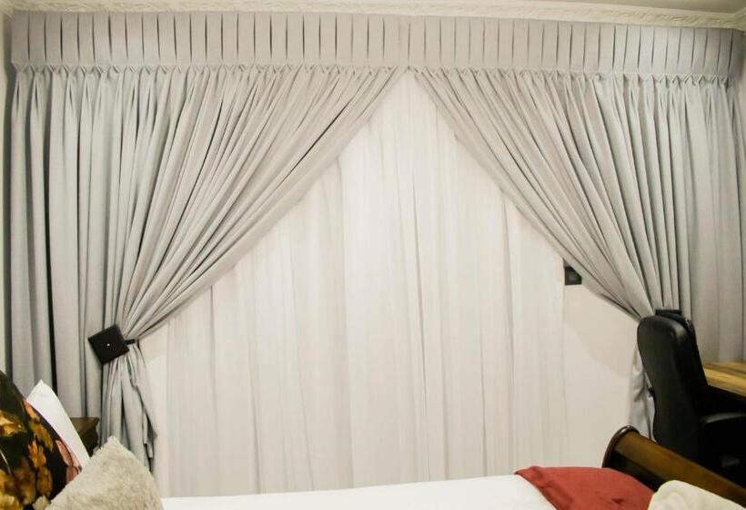 پانسیون Pitikwe Hill Guesthouse