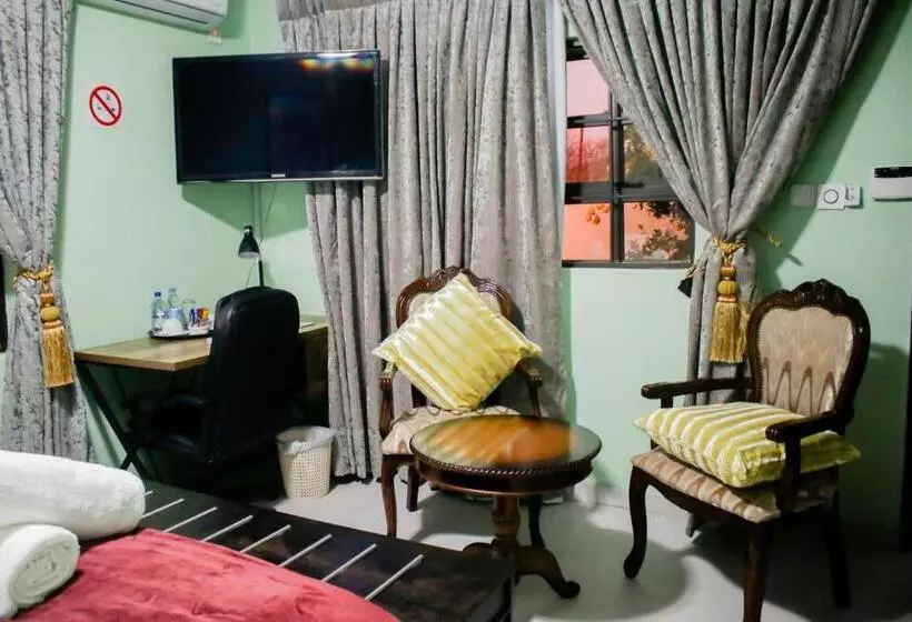 پانسیون Pitikwe Hill Guesthouse