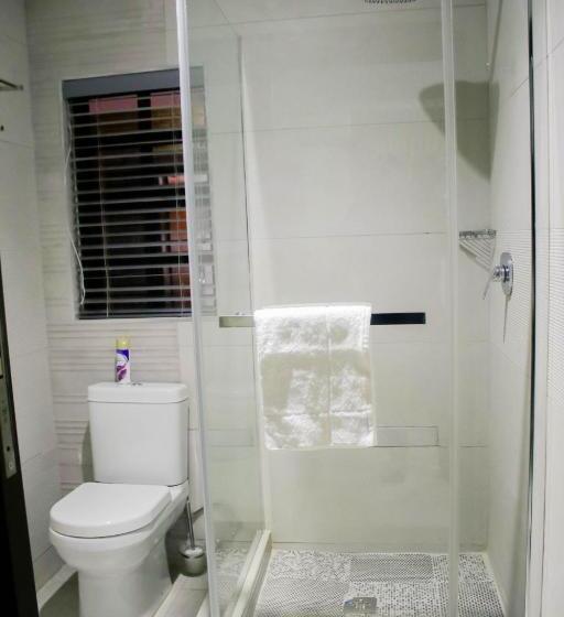 پانسیون Pitikwe Hill Guesthouse