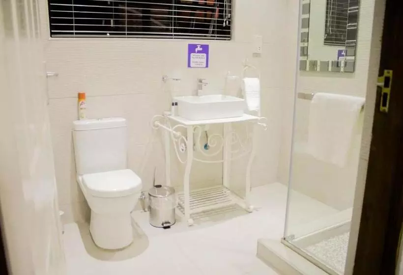 پانسیون Pitikwe Hill Guesthouse