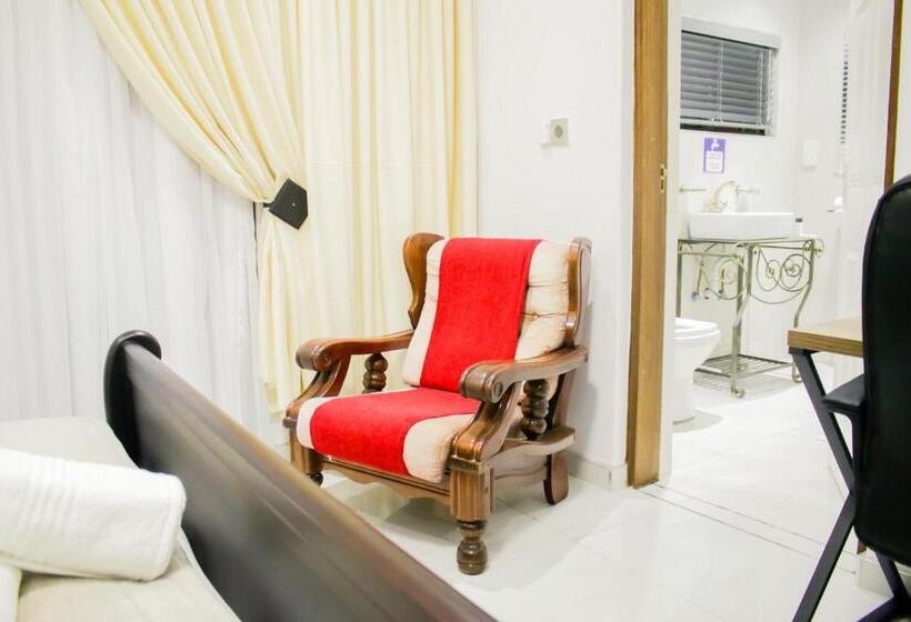 پانسیون Pitikwe Hill Guesthouse