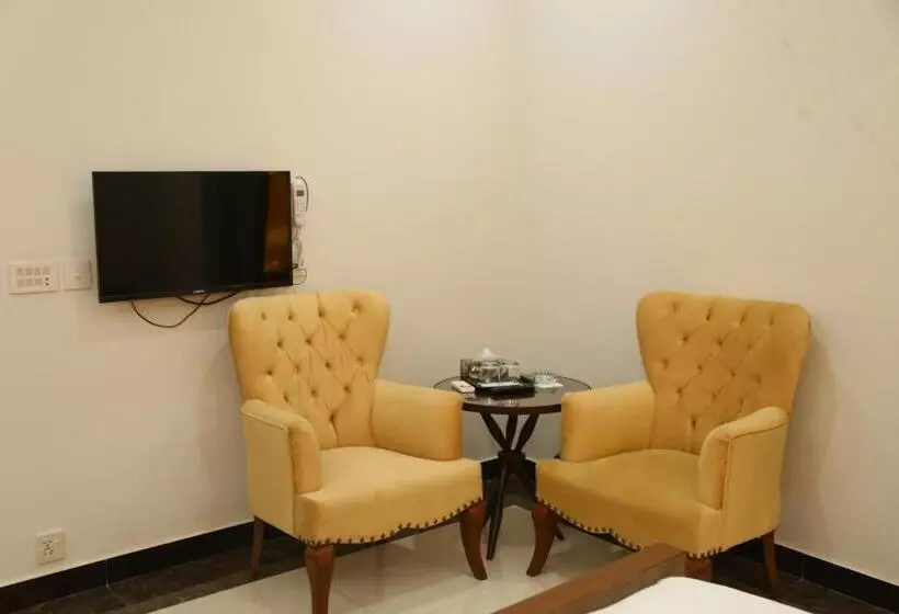 پانسیون Grand Royal