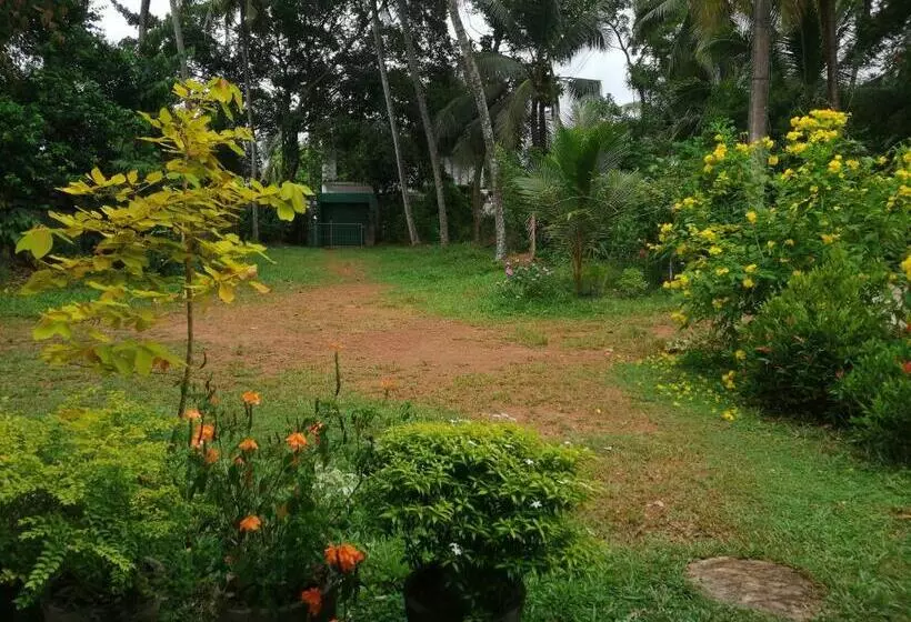 ペンション Udara S Colombo Rooms