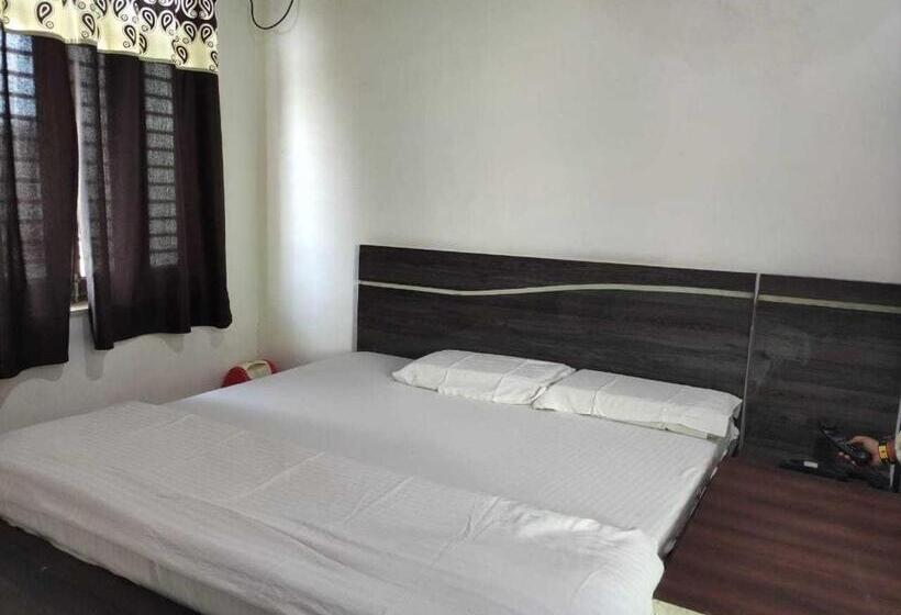 Spot On Panchi Petha Hotel & Restaurant