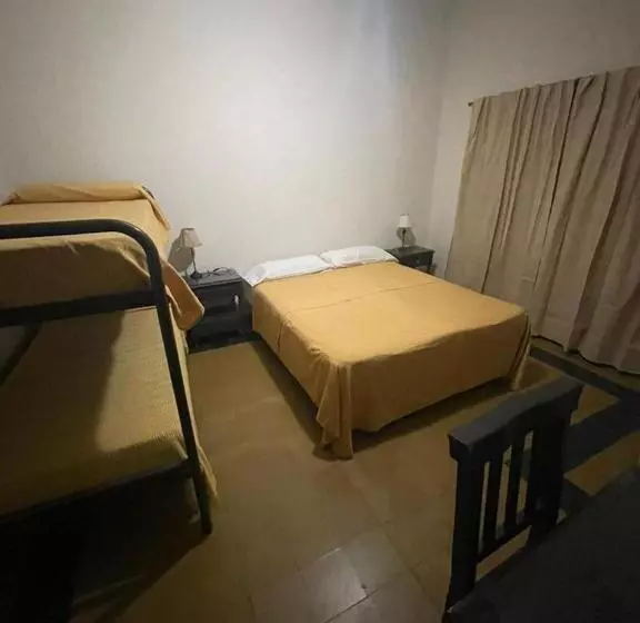 Retkeilymaja Posada Del Bosque