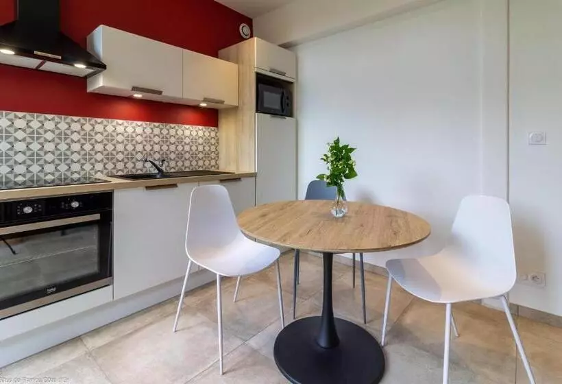 Aamiaismajoitus (B&B) Chez Sophie Et Benoit