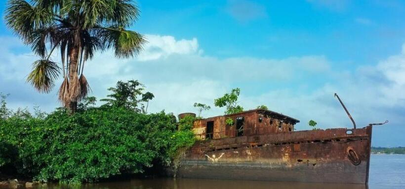 تختخواب و صبحانه Hostel Toucan