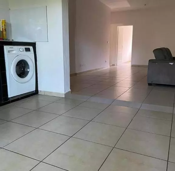 تختخواب و صبحانه Hostel Toucan