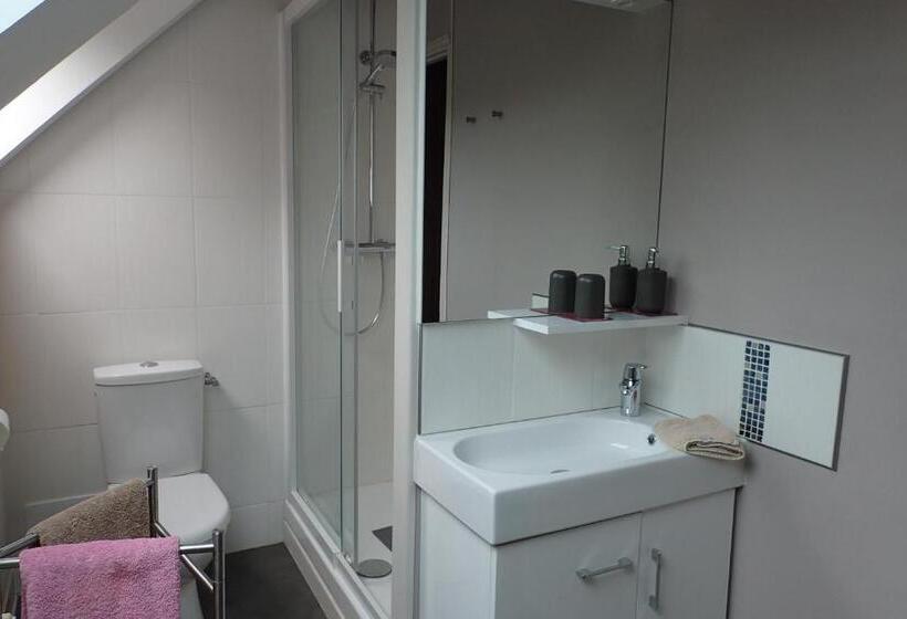 민박 La Croix St Jean