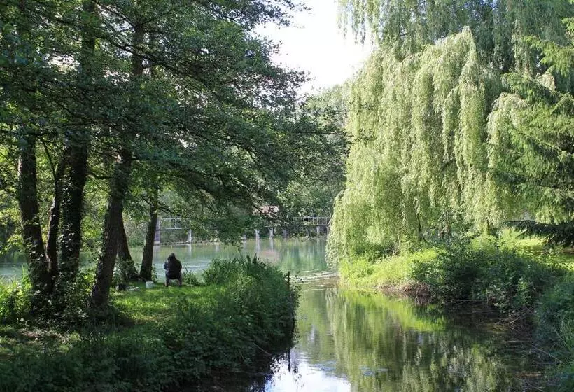 Aamiaismajoitus (B&B) La Croix St Jean