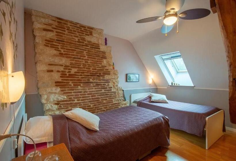 민박 La Croix St Jean