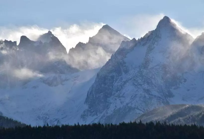 Aamiaismajoitus (B&B) Seven Sisters Mountains House