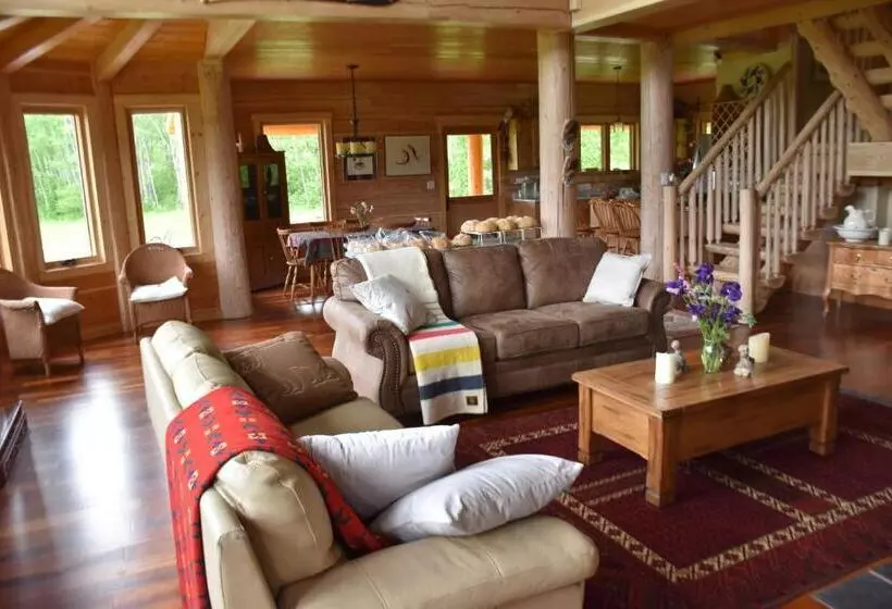 Aamiaismajoitus (B&B) Seven Sisters Mountains House