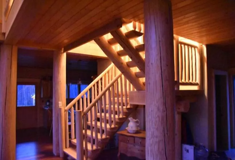 Aamiaismajoitus (B&B) Seven Sisters Mountains House