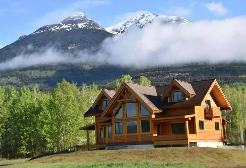 Aamiaismajoitus (B&B) Seven Sisters Mountains House