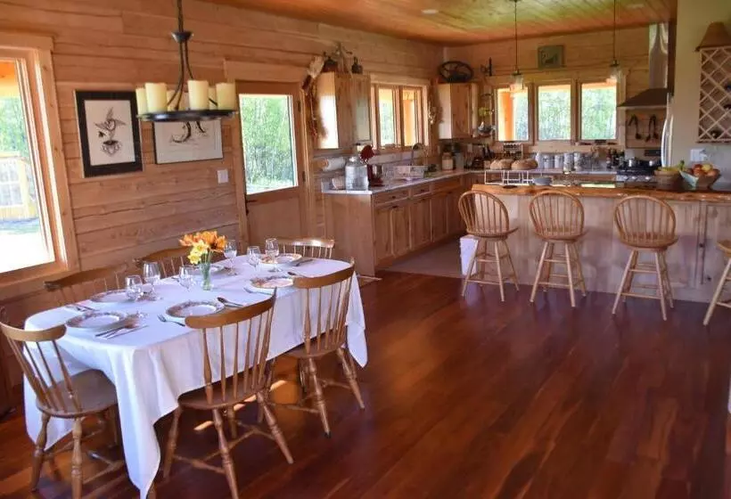 Aamiaismajoitus (B&B) Seven Sisters Mountains House