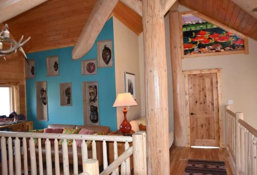 Aamiaismajoitus (B&B) Seven Sisters Mountains House