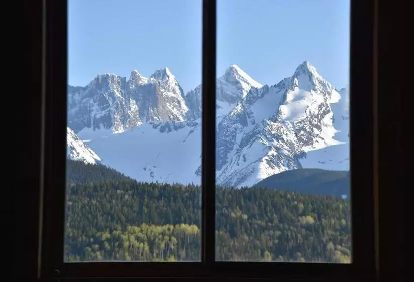 Aamiaismajoitus (B&B) Seven Sisters Mountains House