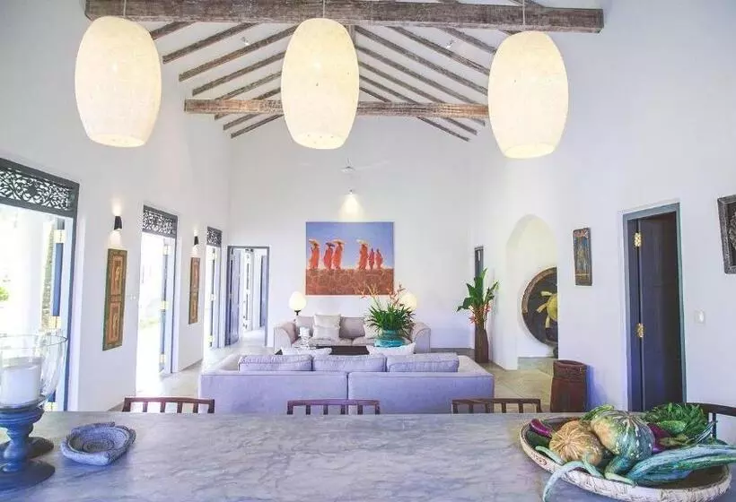 ベッドアンドブレックファースト Villa Sisila   Thalduwa Island Villas