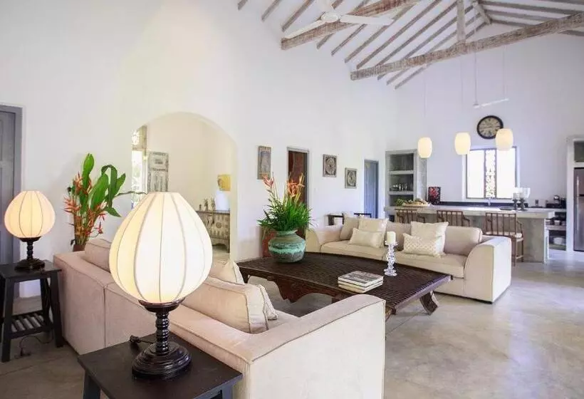 ベッドアンドブレックファースト Villa Sisila   Thalduwa Island Villas