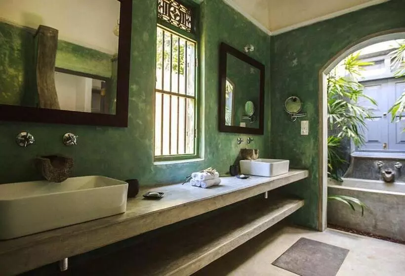 ベッドアンドブレックファースト Villa Sisila   Thalduwa Island Villas