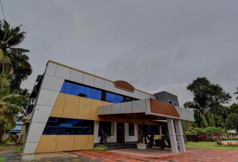 فندق Aspire Maradu