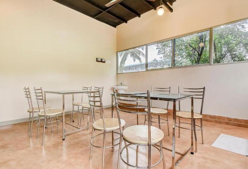 فندق Aspire Maradu