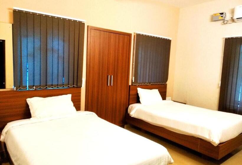 فندق Aspire Maradu