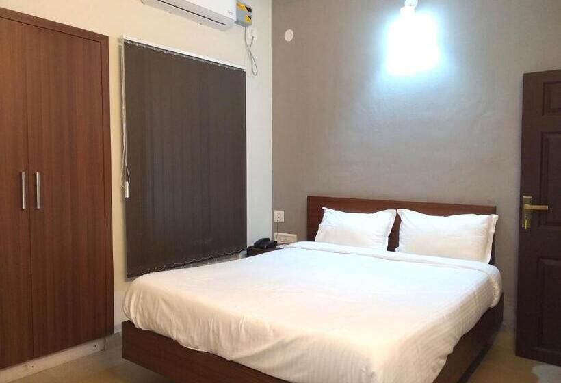 فندق Aspire Maradu