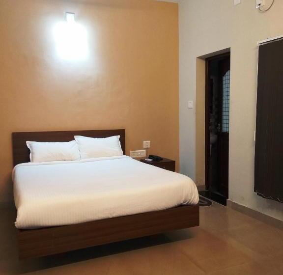 فندق Aspire Maradu