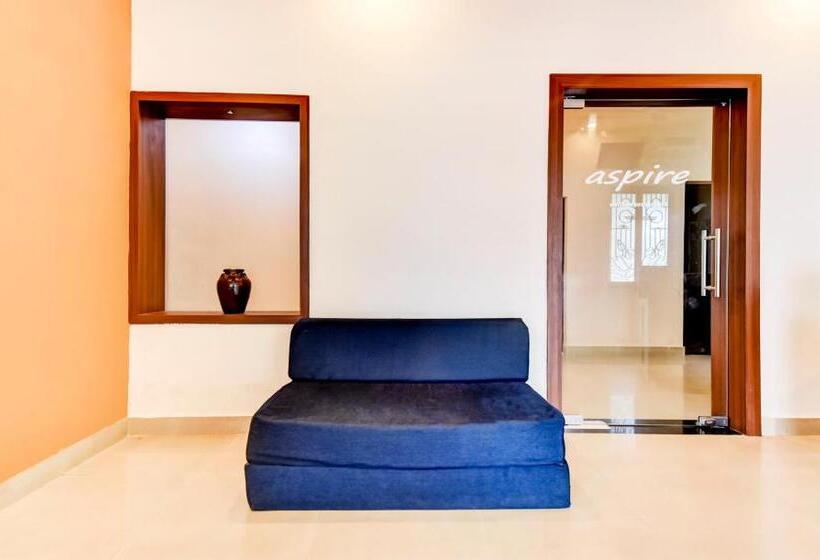 فندق Aspire Maradu