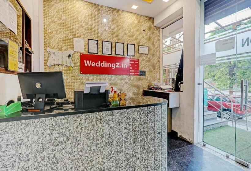 Hotel Fabexpress Jayati Oasis