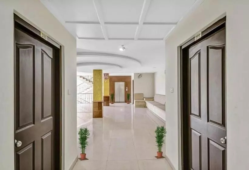 ホテル Kalapurackal Residency