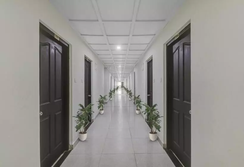 ホテル Kalapurackal Residency
