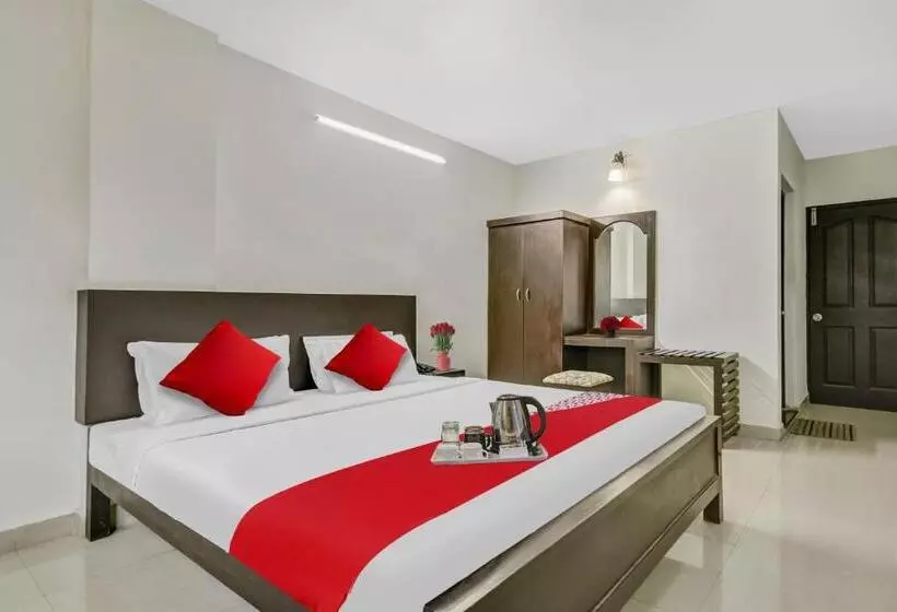 ホテル Kalapurackal Residency