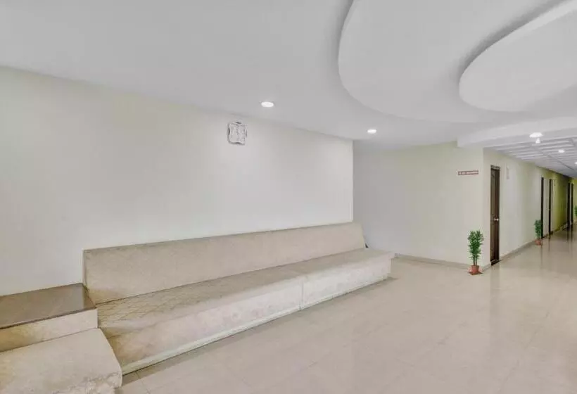 ホテル Kalapurackal Residency