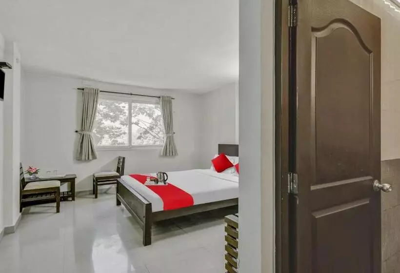 ホテル Kalapurackal Residency
