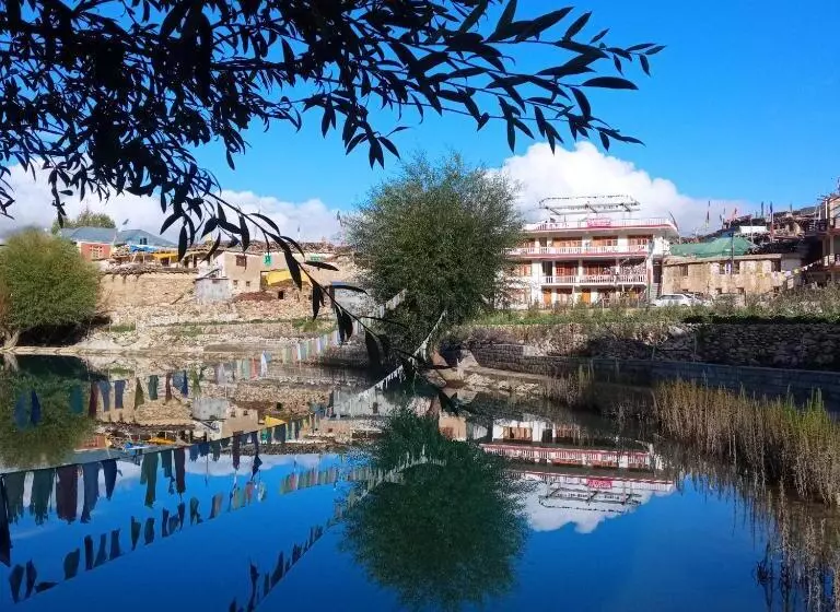 Hotelli Lake View