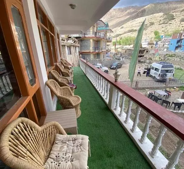 Hotelli Lake View