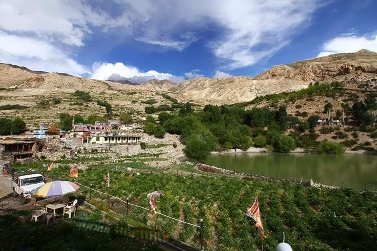 Hotelli Lake View