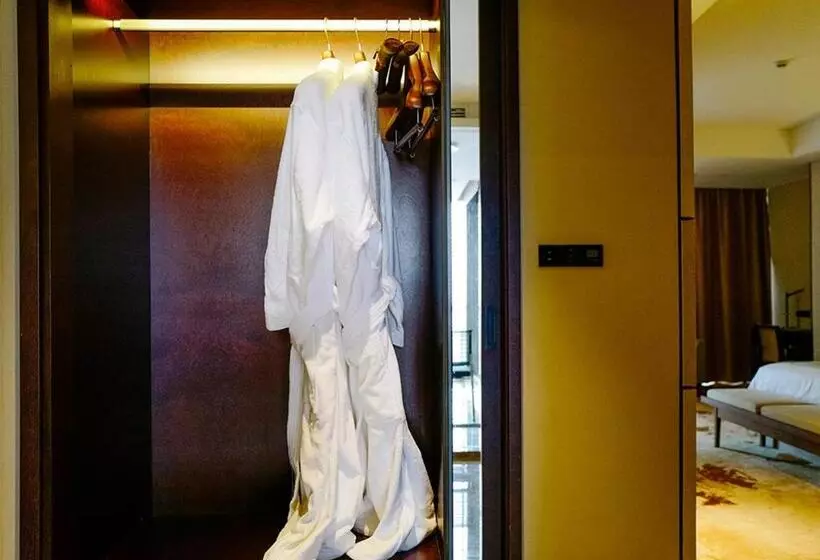 Hotel Linyi Mr Right